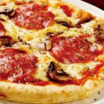 <Popular> Salami and Mushroom Garlic Pizza [¥1100]