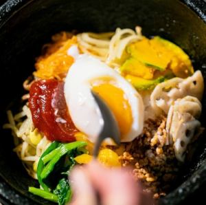 ８種のナムル石焼きビビンバ