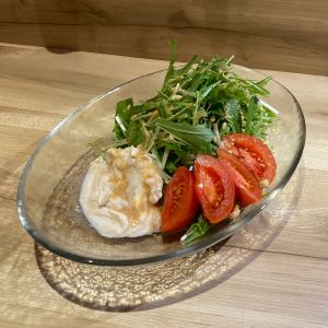 生湯葉と京水菜のサラダ