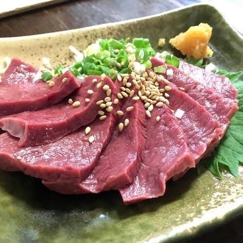 ”ユッケ”などの韓国料理も豊富にご用意