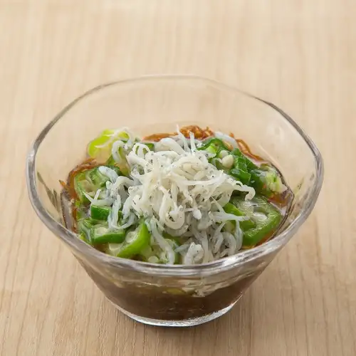 Vinegared dish of mozuku seaweed and whitebait from Kumejima Island