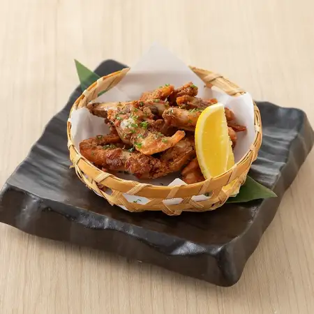 Deep-fried sweet shrimp with seaweed and salt