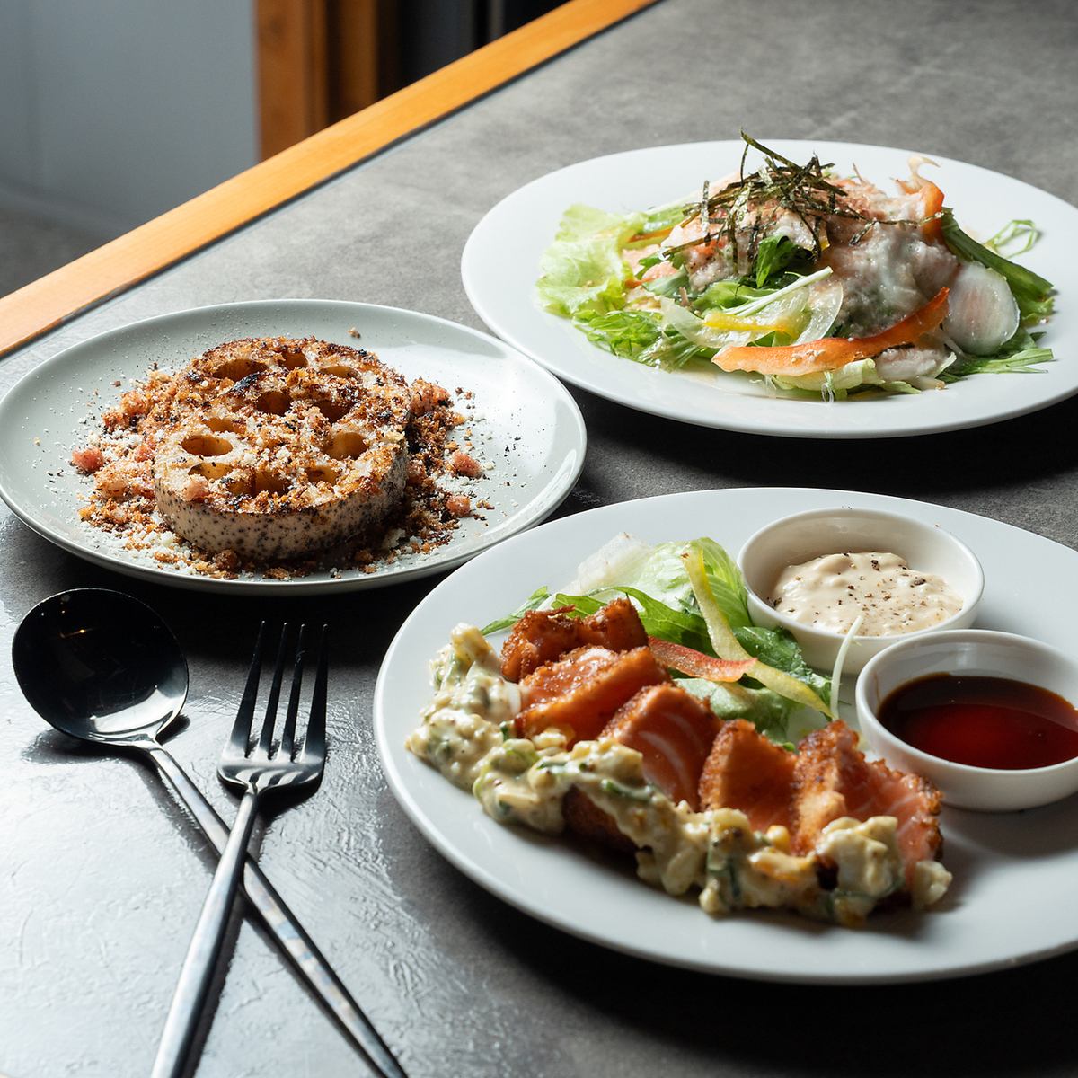 当店自慢の創作とこだわりの空間はデートにも最適です。