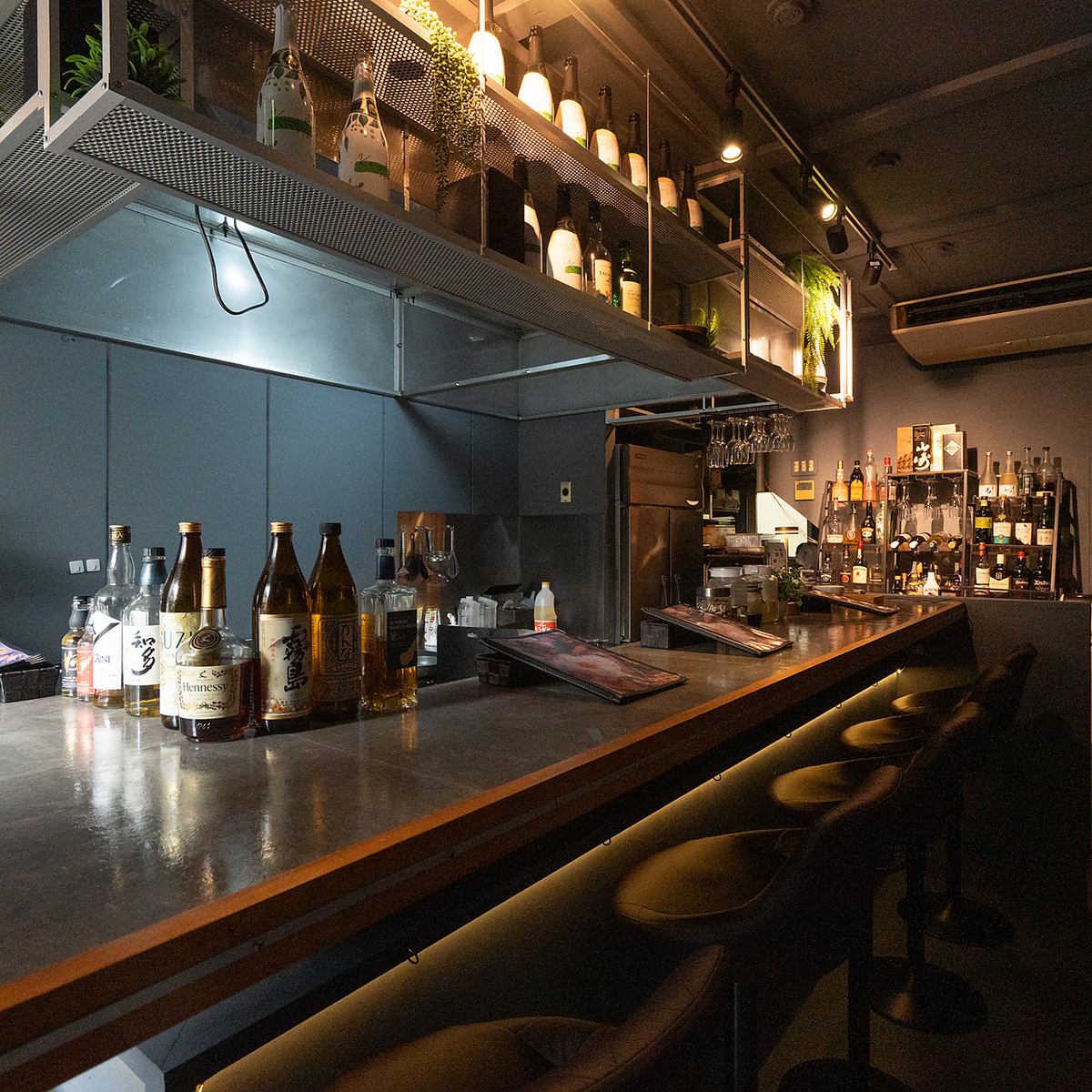 隠れ家的雰囲気の当店でゆったりとお食事をお楽しみください◎