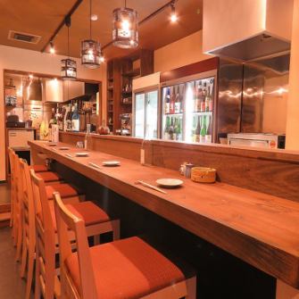 There are a total of six recommended counter seats recommended for drinking saku after work.This is a fun way to enjoy a variety of local sake and plum wine while enjoying various dishes.Please feel free to stop by.