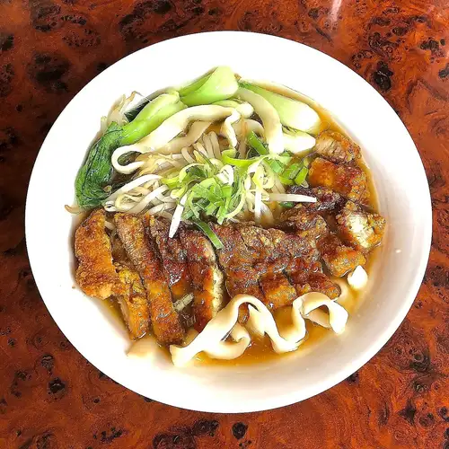 パイコー醤油刀削麺
