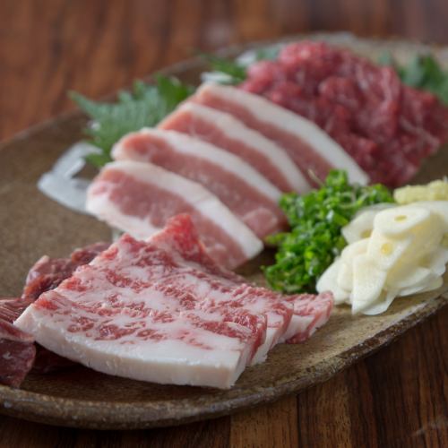 馬刺しの5種盛（2人前）