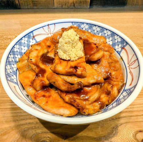 ミシュランの豚丼は昼夜OK