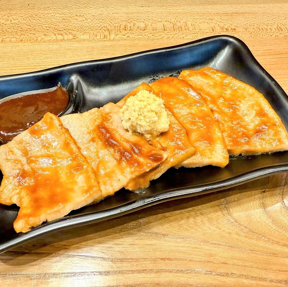 昼からの一杯は是非「鴨川」でお楽しみください!