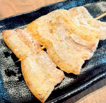 素材勝負！十勝産豚の塩焼き串