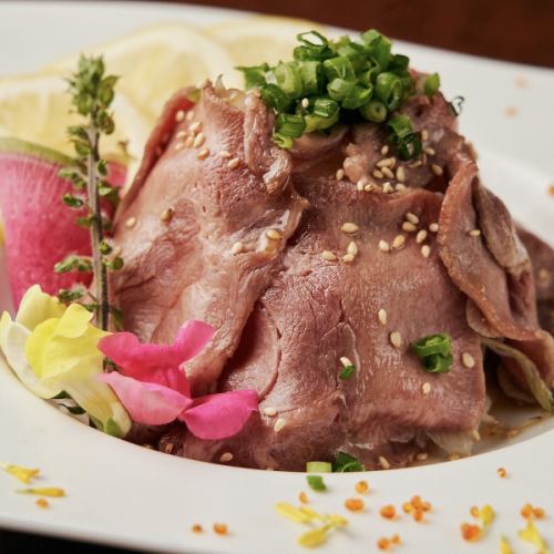 Lemon-scented Sendai beef tongue smoked salad / Sendai beef tongue carpaccio