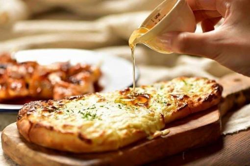 [From November 1st] Available on the day! Specialty Gorgonzola and Naan Pizza Course 6 dishes + 2 hours all-you-can-drink 4600 yen