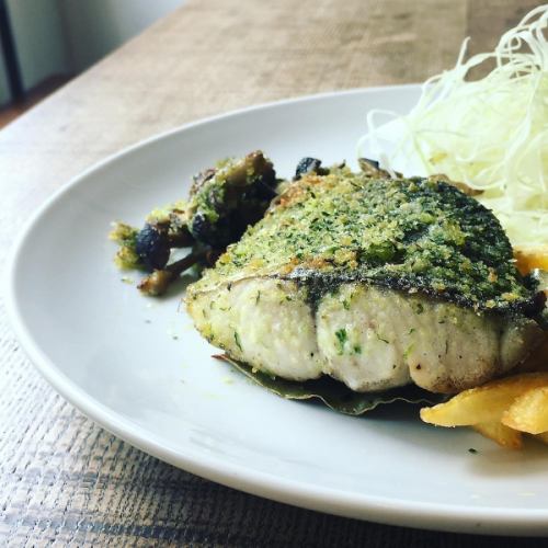 Sawara grilled with herb breadcrumbs