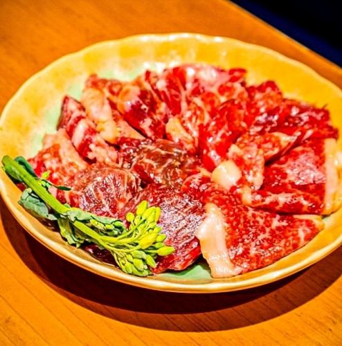 Carefully selected Japanese black-haired red meat