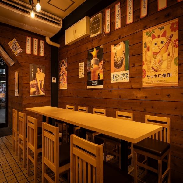 海鮮居酒屋Isaba南森町店於2024年9月開業，距離大阪天滿宮站和南森町站步行約3分鐘。這是一家讓人聯想到市場的正宗海鮮居酒屋！我們不但對食物和飲料講究，而且對店內和店外也非常講究，我們在店內安裝了水族館，以保持我們購買的海鮮的新鮮！