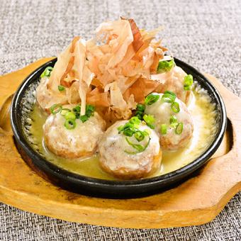 Cheese takoyaki/sauce takoyaki