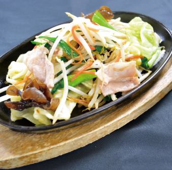 鐵板炒韭菜菜/清酒蒸蛤蜊/鐵板大餃子