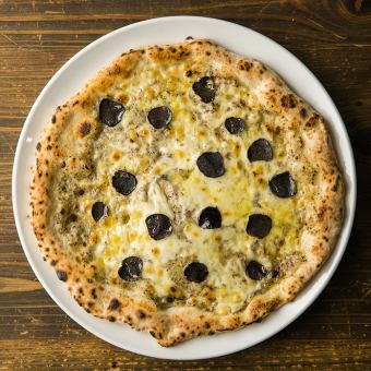 Three major delicacies in the world! Black truffle pizza