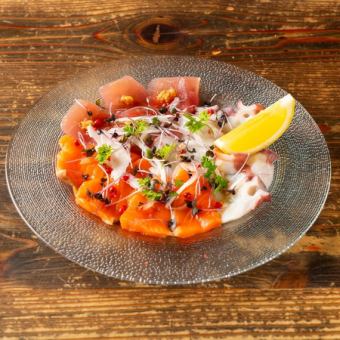 三种口味的混合生牛肉片