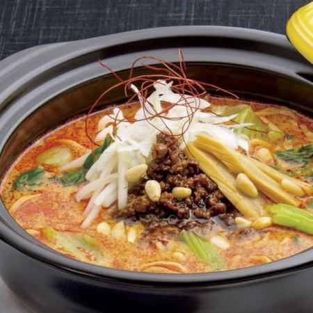 Tantan noodles stewed in clay pot
