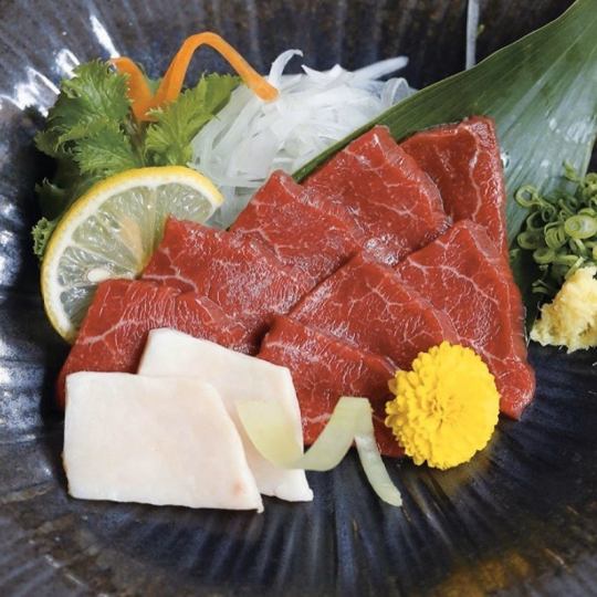 110 minutes all-you-can-drink included [Kumamoto local course with horse sashimi] 4,500 yen (tax included)