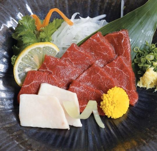 110 minutes all-you-can-drink included [Kumamoto local course with horse sashimi] 4,500 yen (tax included)