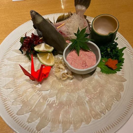 110 minutes all-you-can-drink included [Amakusa filefish sashimi + Sangen pork and seasonal vegetables steamed course] 5,500 yen (tax included)