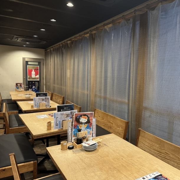 [2nd floor] Spacious table seating♪ Can also accommodate groups.