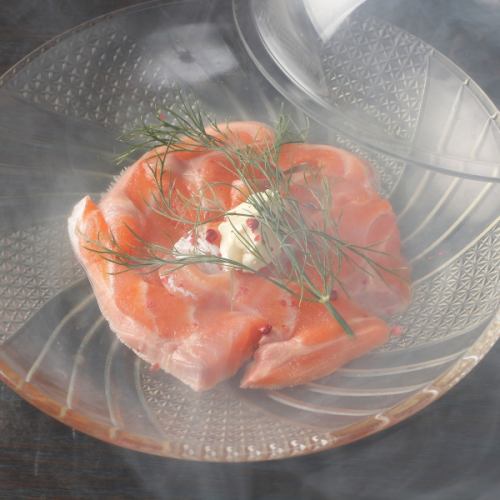 自家制スモーク!!『青森サーモン』の燻製