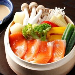 極上サーモンと彩り野菜せいろ
