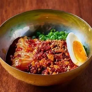 食べるラー油冷麺