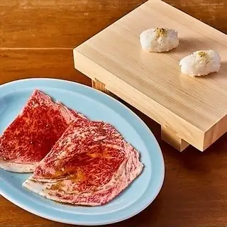和牛サーロイン寿司(一貫770円)