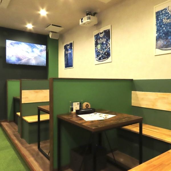 当店はモニターをご用意！ご友人と一緒に【スポーツ観戦】を楽しんだり、【サプライズ】でご利用いただくことも可能です！大画面で試合を観ながら、熱い応援で盛り上がること間違いなし。仲間と一緒に最高の瞬間を共有して、楽しさを倍増させましょう★