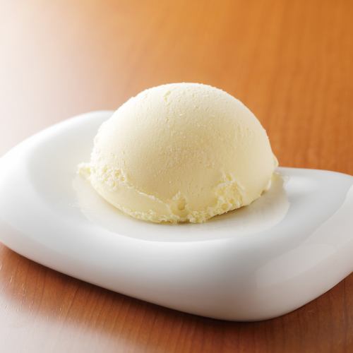 Vanilla ice cream/Yuzu sorbet