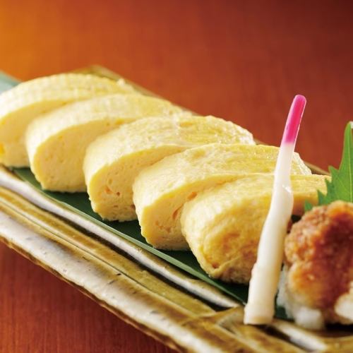 Freshly-baked hot rolled omelet made to order with a variety of dashi stock!