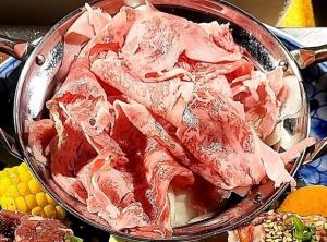 A5黒毛和牛すき焼き鍋（生卵付き）