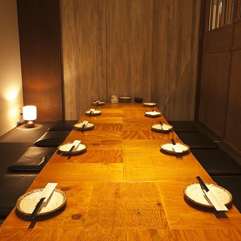 6名様から12名様までごゆっくりと個室で宴会できます!