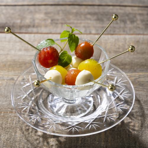 Peach, tomato, and mozzarella cocktail