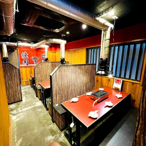 [Table seat for 4 people] It is a seat for 4 people that is easy to use in various scenes.It's the perfect place for a family meal or a group banquet.Depending on the situation, seats may fill up in advance, so early online reservations are recommended★