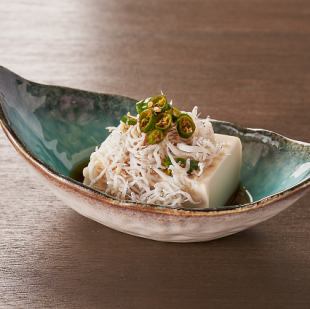 たっぷりしらすの冷奴 青唐辛子味噌