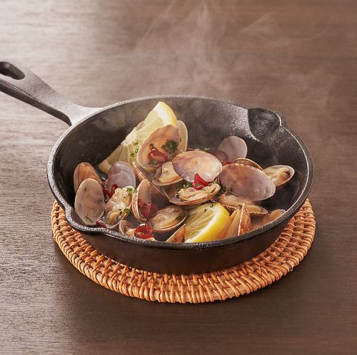 アサリのガーリック白ワイン蒸し