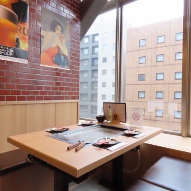 当店は全76席♪店舗貸切については人数・予算・内容などの詳細は店舗までお問い合わせください。金沢駅から徒歩1分で会社宴会・オフ会・打ち上げ・キックオフ・サークル飲み会・二次会でのご利用にもオススメ◎とくに忘新年会・歓送迎会・暑気払いなどの宴会シーズンのご予約はお早めにどうぞ!!