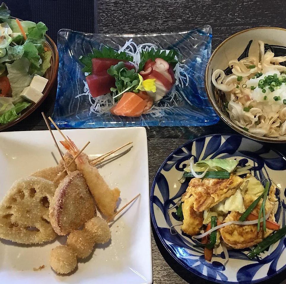 時令食材、生魚片、小吃應有盡有！包含沖繩料理的滿滿套餐！