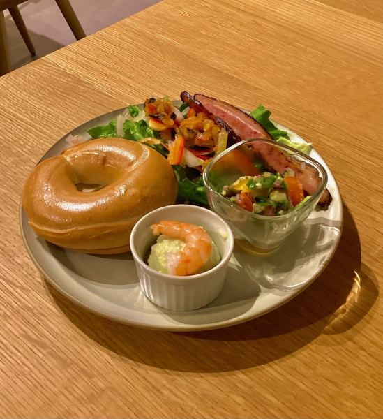 [◆◇Lunch plate◇◆] Weekly plates, bagel & deli plates are available♪