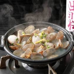 Yuzu-scented steamed clams in local ginjo sake