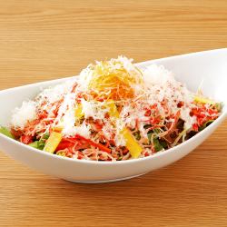 カニカマたっぷりサラダ