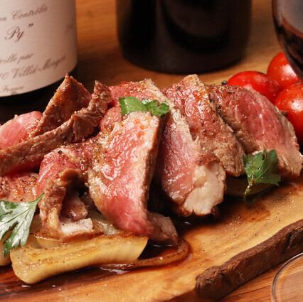 美味しいお料理と種類豊富なお酒をお楽しみください！