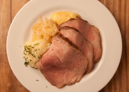 お洒落な店内は女子会やデート、誕生日にも◎