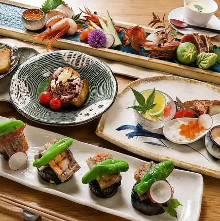 宴會佳選！盡享瀨戶內海新鮮海鮮、和牛及時令美味。 [豪華套餐，含2小時暢飲：¥13,200 → ¥12,000（含稅）]