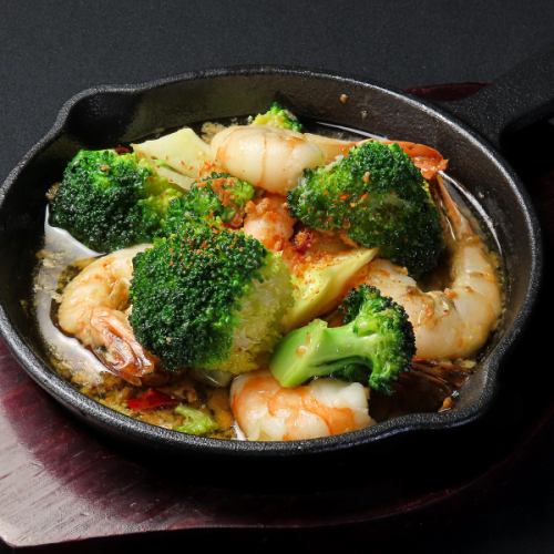 エビとブロッコリーのアヒージョ